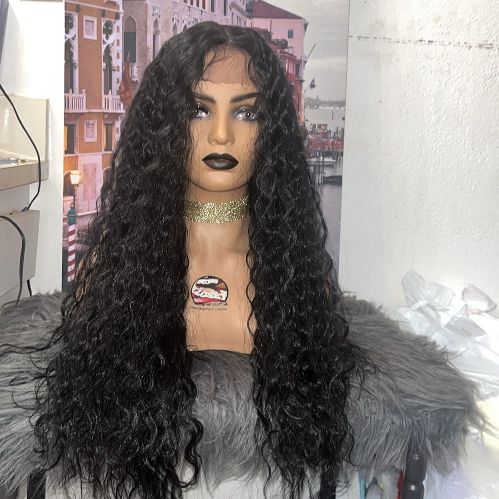 - - - Beautiful sleek crimp lace wig